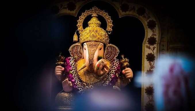 Ganesh Aarti Lyrics in Hindi - Sukhakarta Dukhaharta
